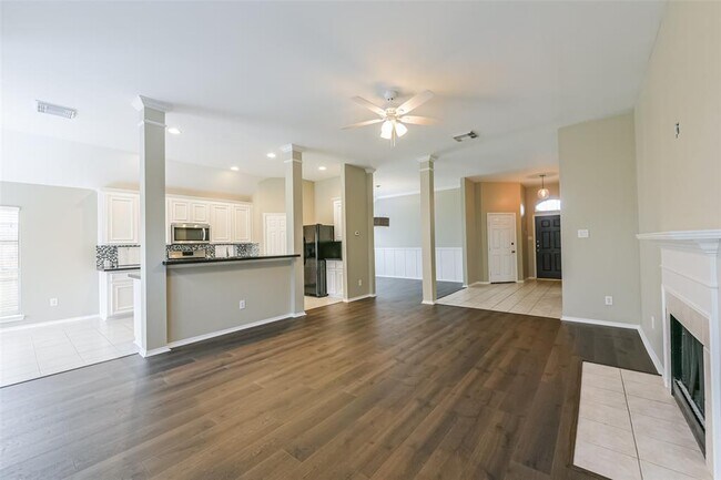Building Photo - 3714 Paigewood Dr