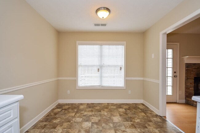 Building Photo - 2021 Bay Ct