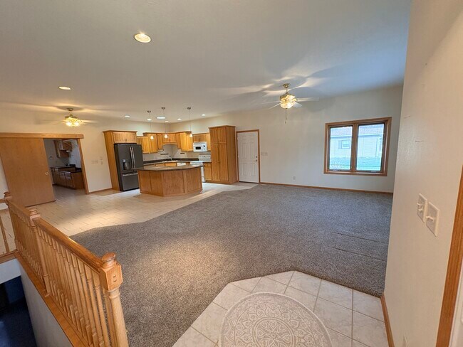 Building Photo - 924 Elmridge Dr