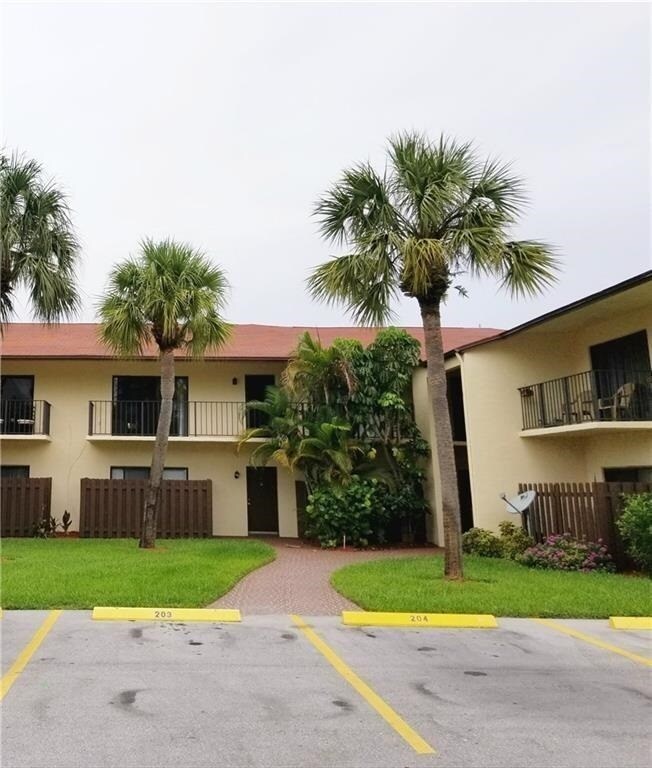 Primary Photo - 2050 Oleander Blvd