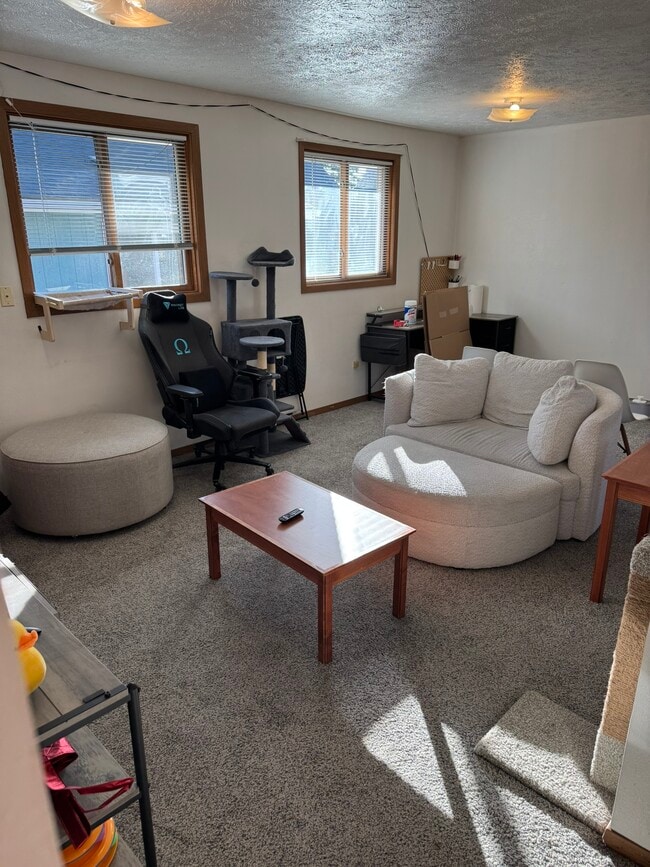 Building Photo - 712 7th St