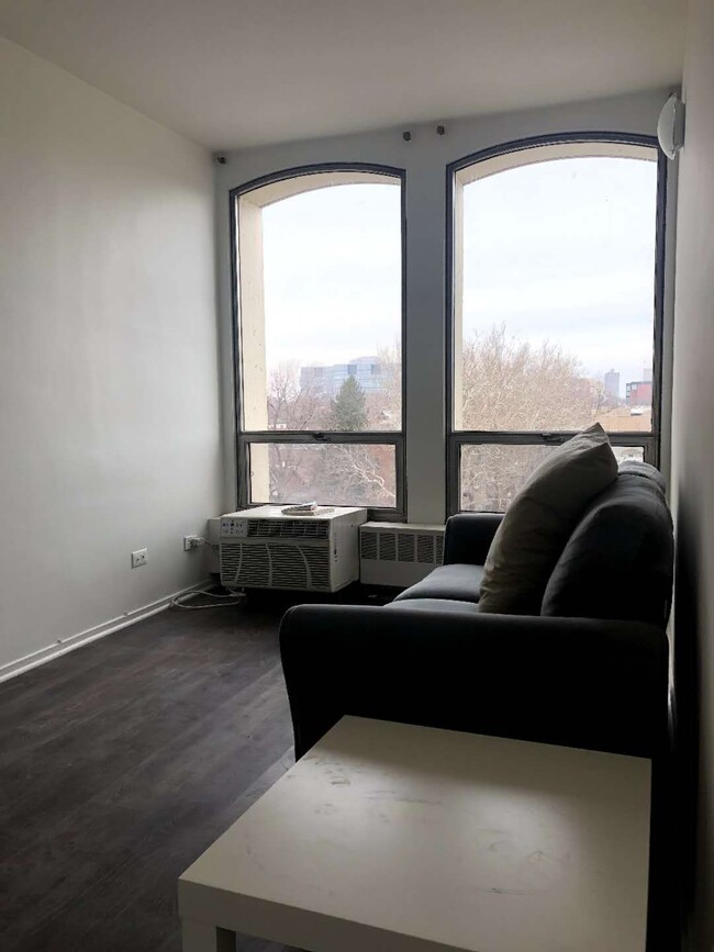 Foto del edificio - 1401 E 55th St