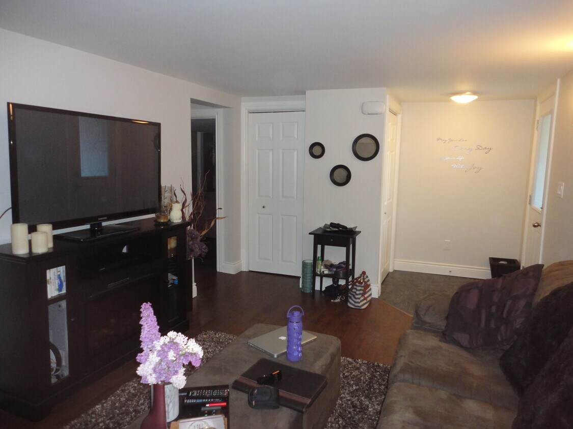 Primary Photo - 264 Thaler Av