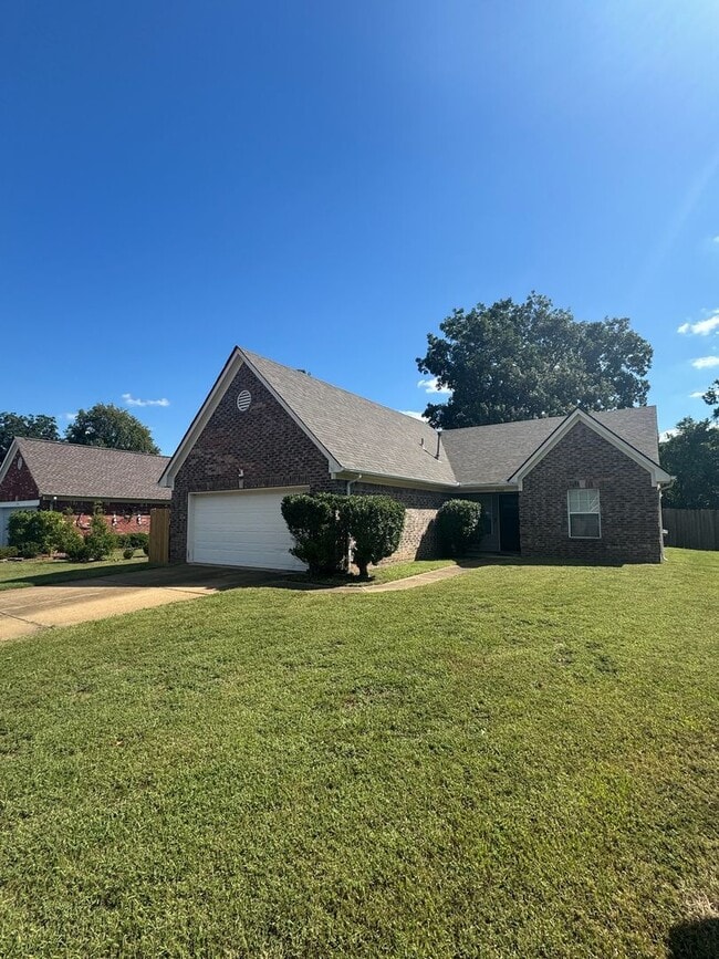 Building Photo - 7326 Pecan Meadow Dr E