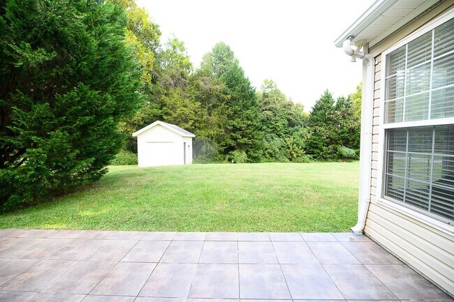 Building Photo - 2000 Lannigan Dr