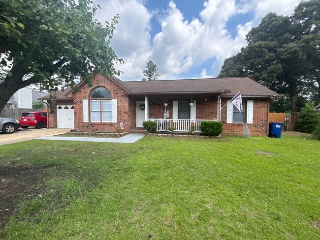 Building Photo - 123 Live Oak Dr