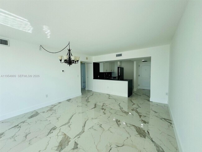 Building Photo - 3675 N Country Club Dr