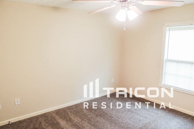 Foto del edificio - 1040 Wedgewood Ct NE