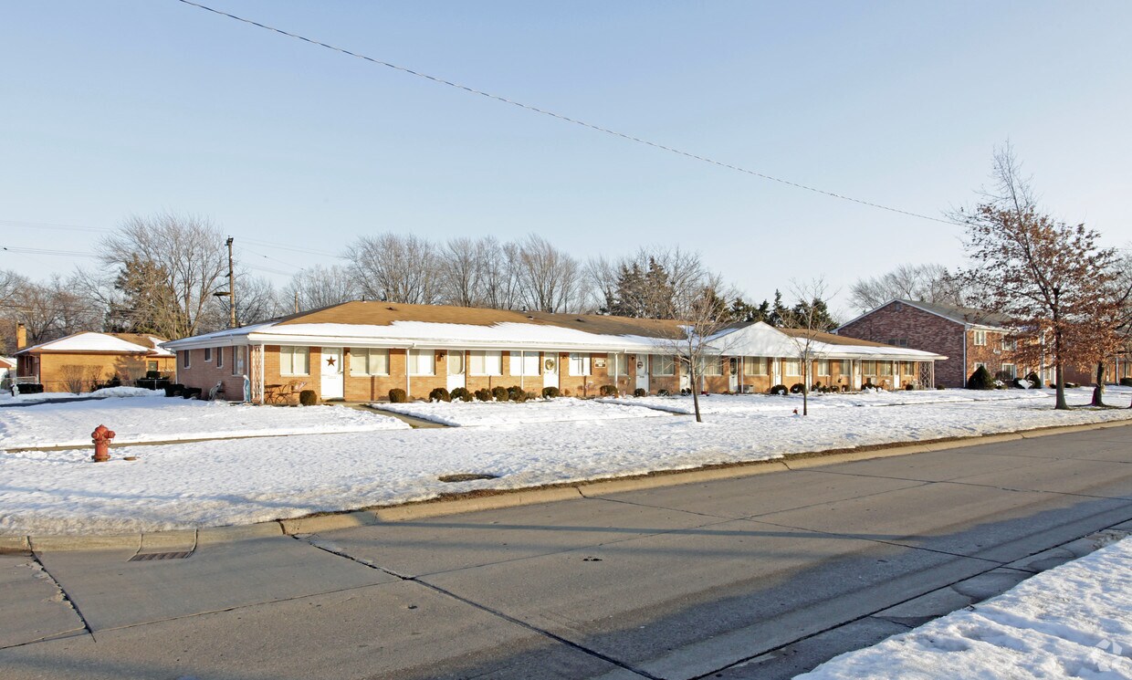 Building Photo - 23700 Kelly Rd