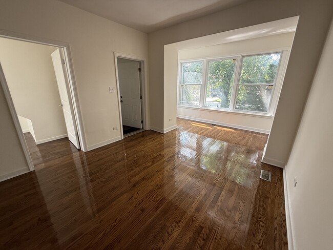 Foto del edificio - 411 N Hamlin Ave