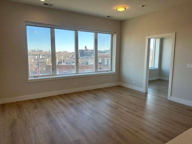 Foto del edificio - 4010 N Lincoln Ave