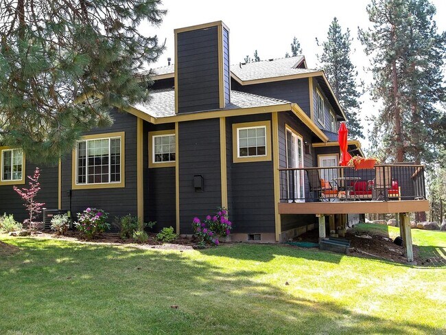 Building Photo - 5060 Swallow Ct