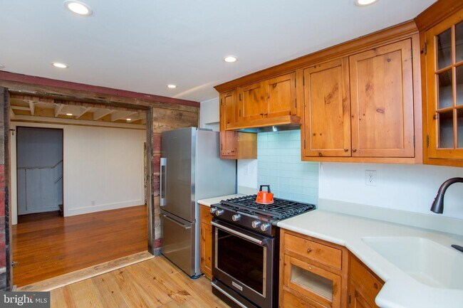 Foto del edificio - 7248 Groveland Rd