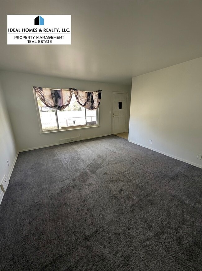 Building Photo - 6134 Detroit St