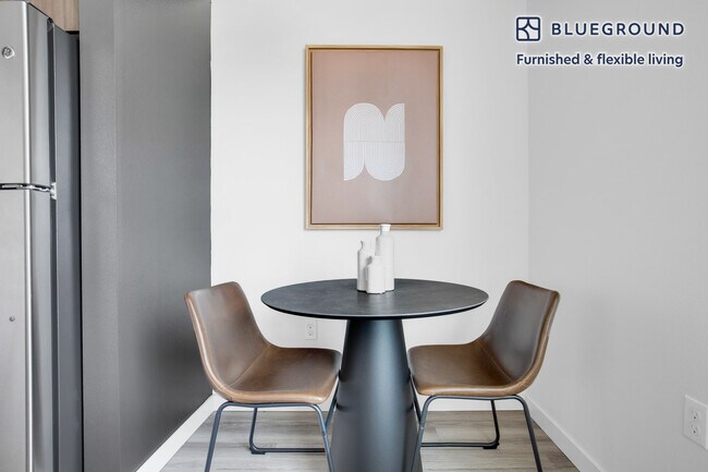 Foto del edificio - 1530 Belmont Ave