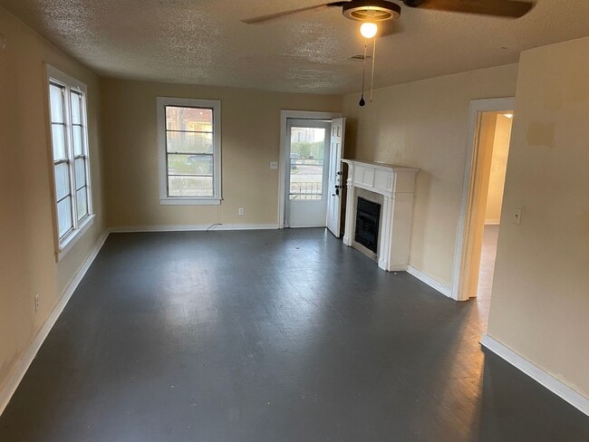 Building Photo - Cute 2 bedroom home in Caddo Heights