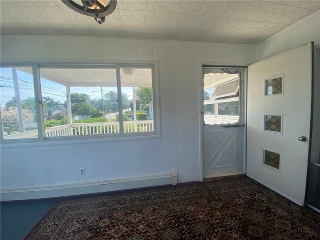 Building Photo - 206 Maple Ave