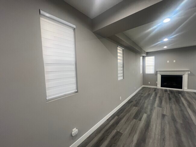 Foto del edificio - 17639 W Vuong Pl