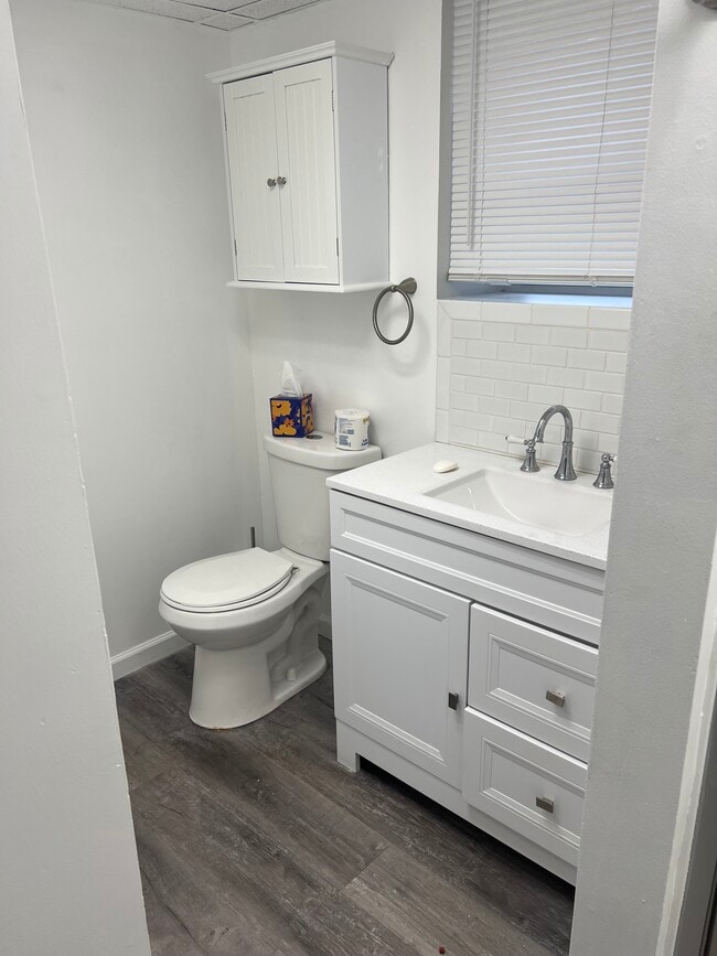 Foto del edificio - 32 Midvale Ave