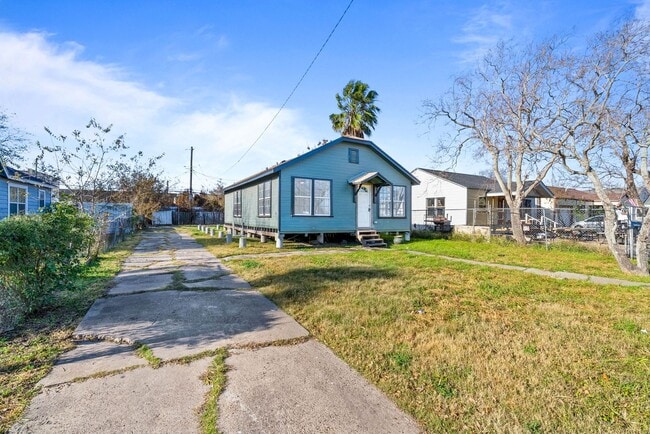 Building Photo - 3127 Magnolia St
