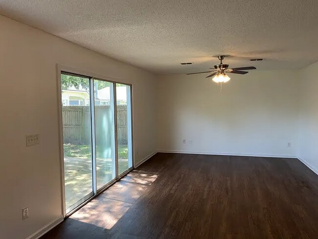 Foto del edificio - 10959 Darlington Oak Ct