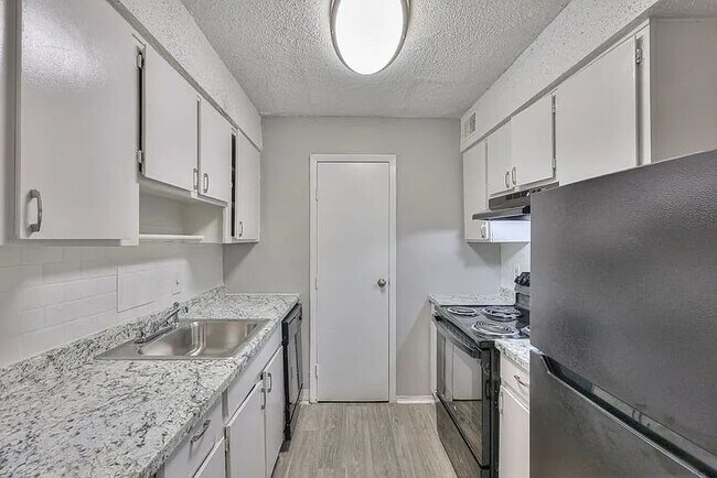 Foto del edificio - 4646 Nolensville Pk