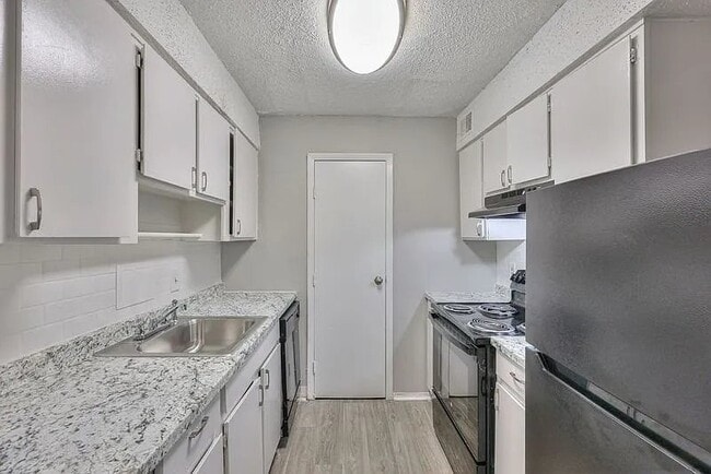 Building Photo - 4646 Nolensville Pk