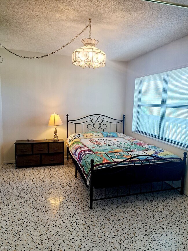 Foto del edificio - 2 br, 1.5 bath Condo - 425 30th Avenue Wes...