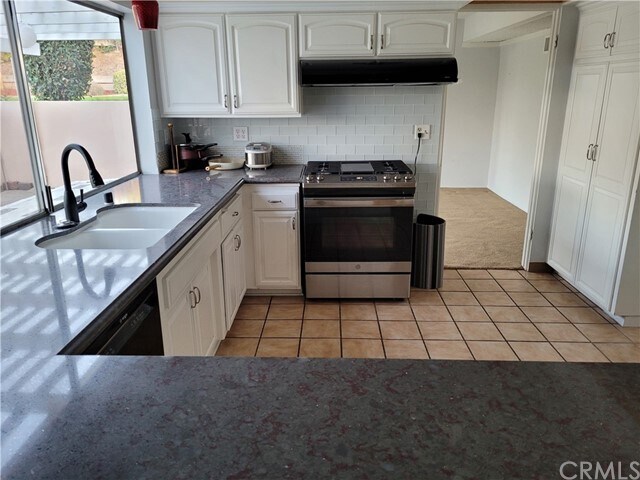 Foto del edificio - 8441 Waverly Dr