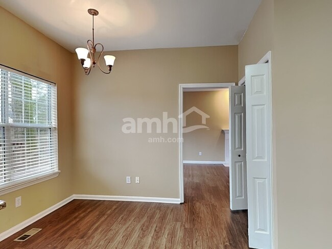 Building Photo - 2002 Woods Run