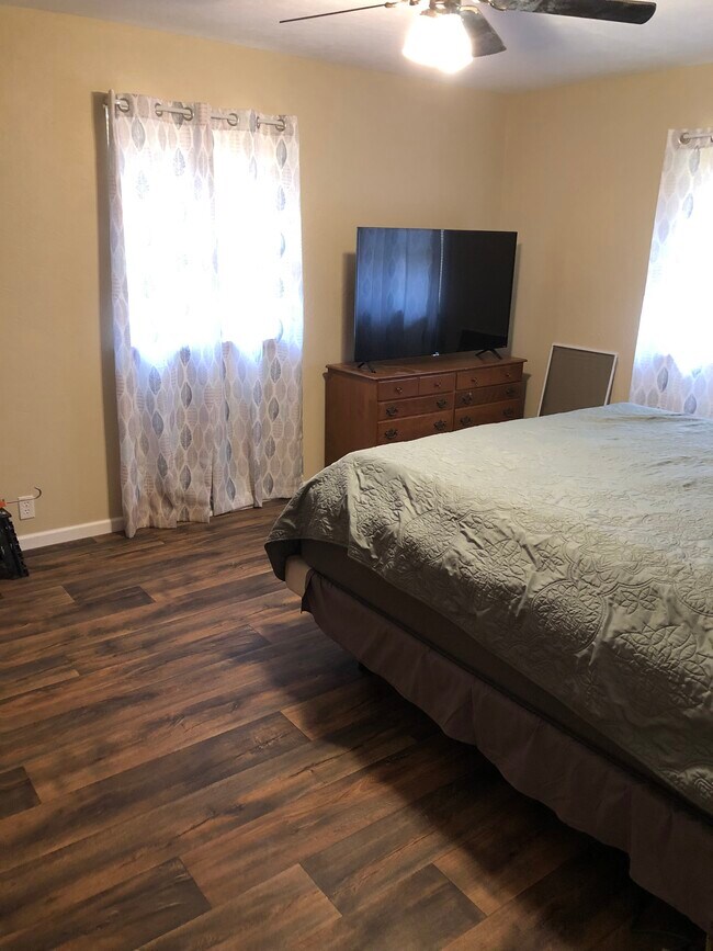 Foto del edificio - 711 E 33rd St