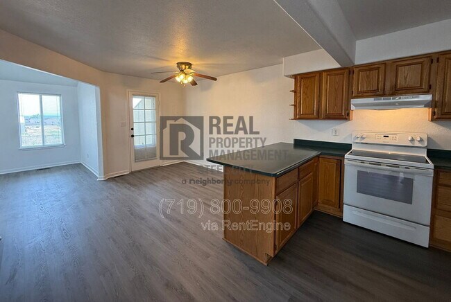 Building Photo - 230 W Elbow Dr