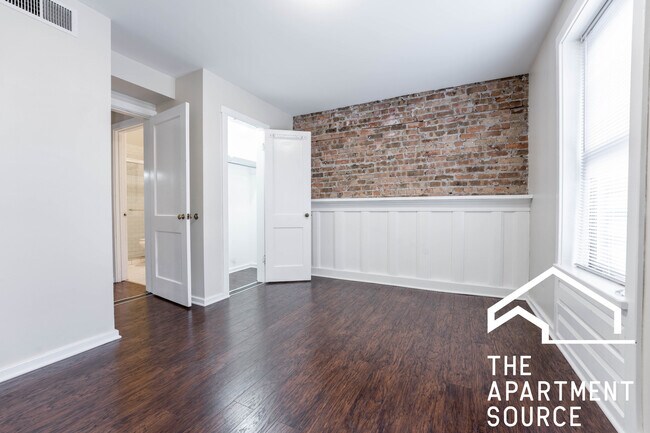 Building Photo - 1501 W Fullerton Ave