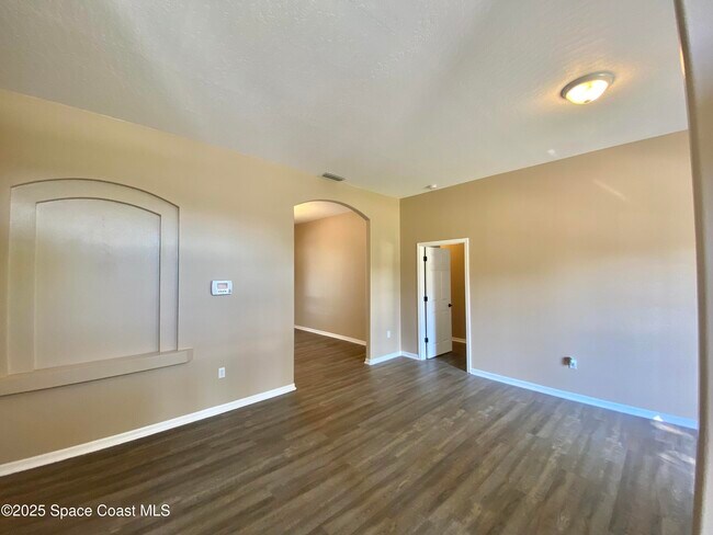 Foto del edificio - 765 Conestee Dr