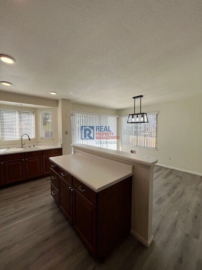 Foto del edificio - 12996 S Carson Ct