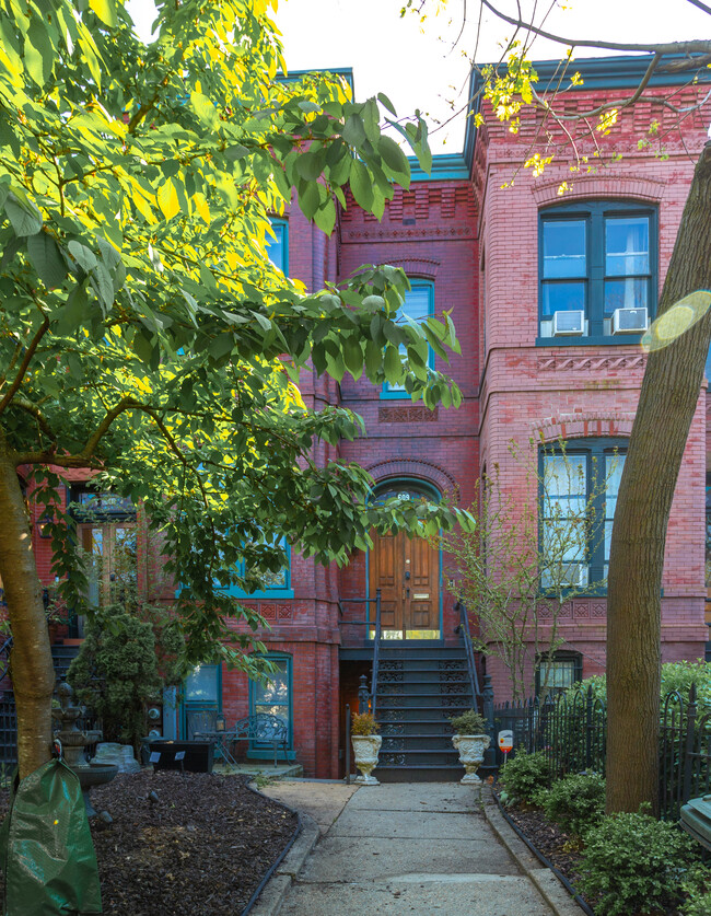 Foto del edificio - 609 Massachusetts Ave NE