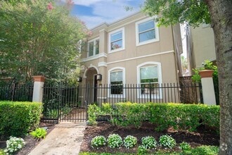 Building Photo - 5512 Val Verde St