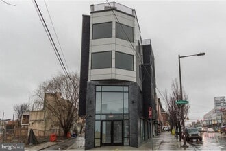 Building Photo - 225-29 W Girard Ave