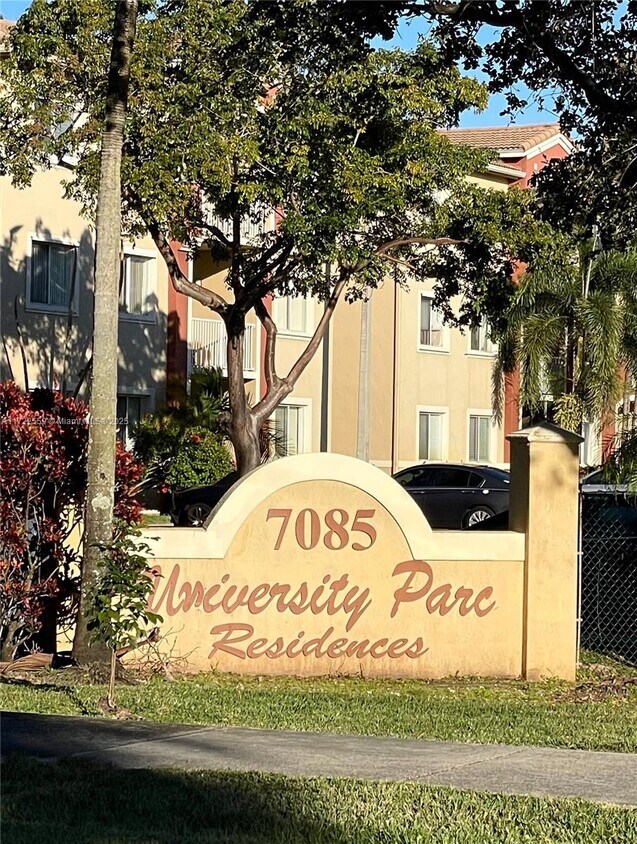 Foto principal - 7085 Nova Dr
