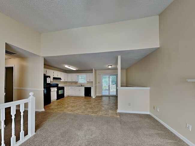 Foto del edificio - 114 Hampton Oaks Dr