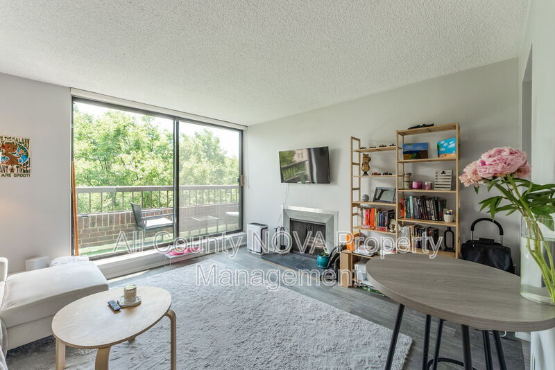 Foto principal - 1700 17th St NW