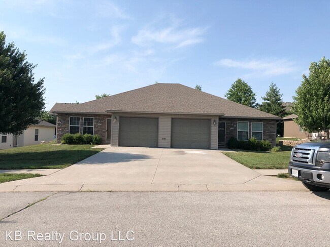Building Photo - 3 br, 2 bath House - 125 SE Rose Garden Lane