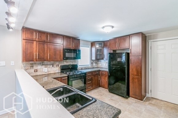 Building Photo - NOW AVAILABLE! 1543 Lehigh Station Rd, Hen...