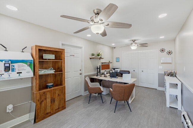 Leasing Office - Goddard Estates