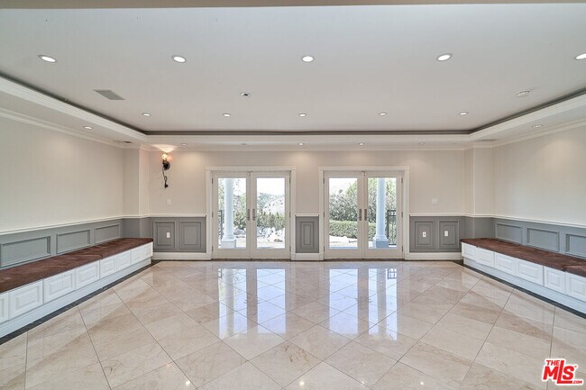 Foto del edificio - 22600 Hidden Hills Rd