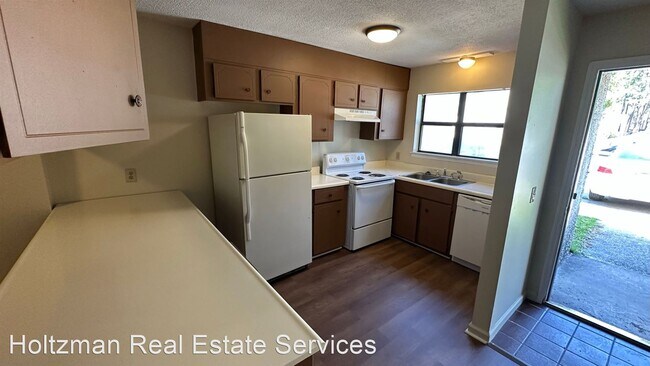 Foto del edificio - 3 br, 2 bath House - 901 Brett Drive E