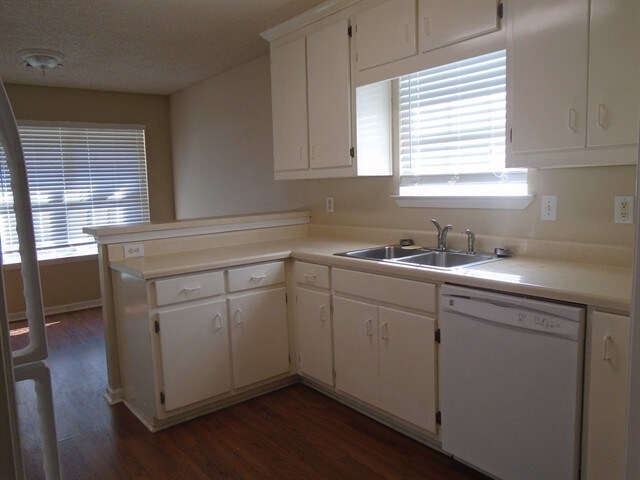 Foto del edificio - 140 Cannon Dr