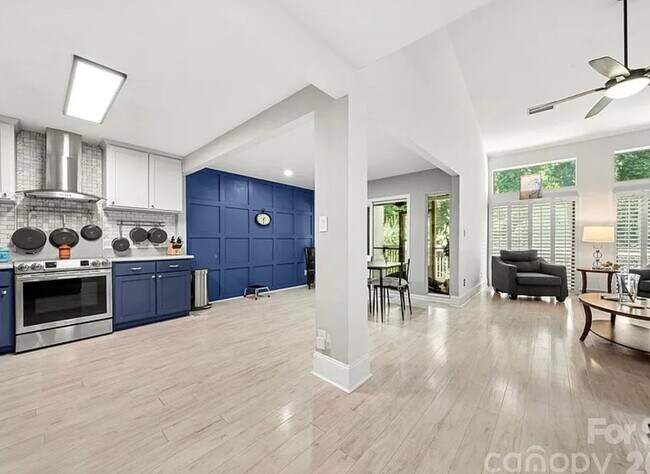 Building Photo - 222 Riverview Terrace