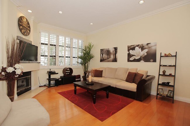 Foto del edificio - 11636 Montana Ave