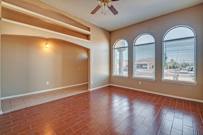 Foto del edificio - Gorgeous and Spacious Eastside Home for Rent with Refrigerated Air!